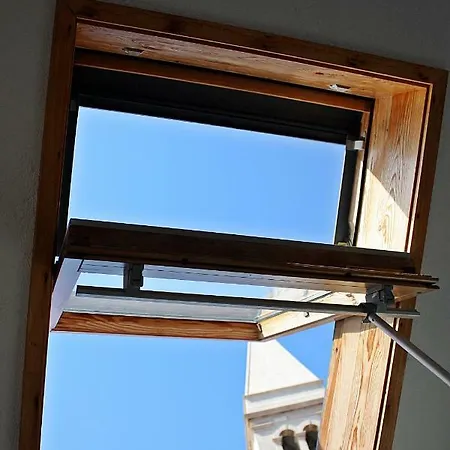 Center 1 *